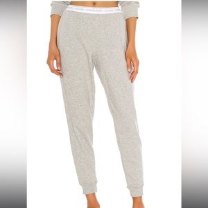 Calvin Klein One Basic Lounge Sweatpant in Grey Heather